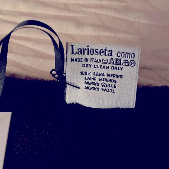 Moshino scarf - Picture 6 of 6